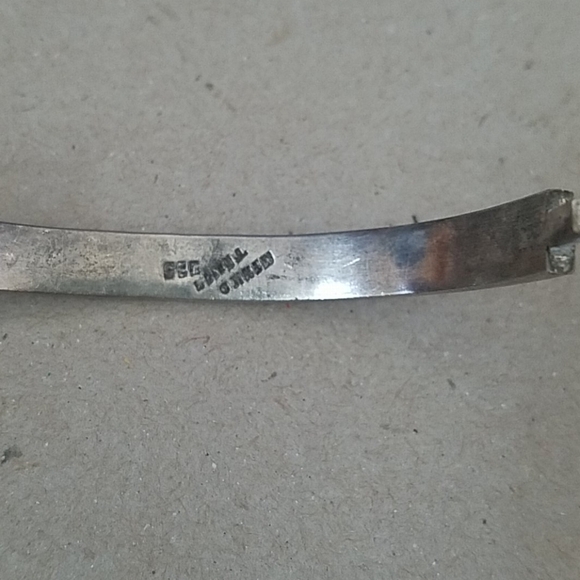 Vintage Sterling Silver and Onyx Bracelet - Picture 2 of 8